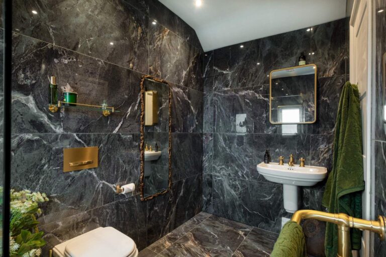 Rugby Town House Master Ensuite