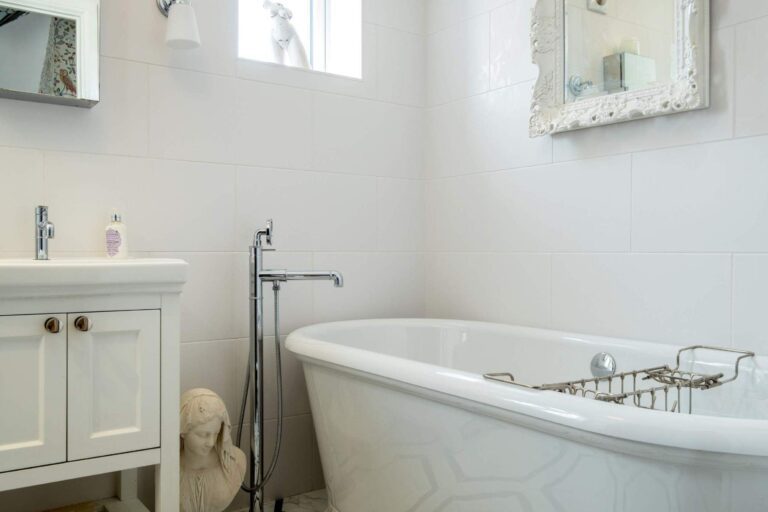 Rugby Town House Main Bathroom